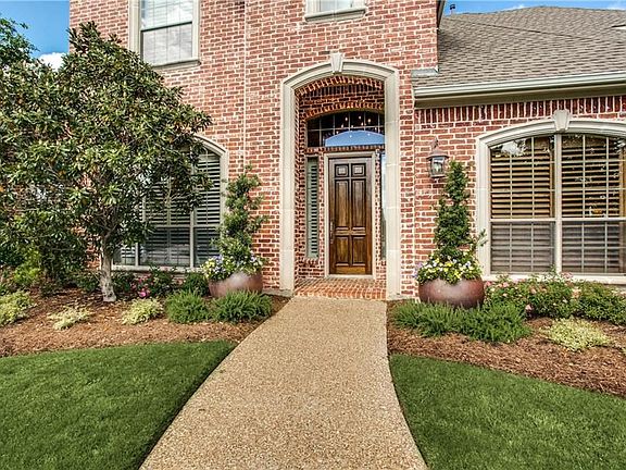 2nd image of 1856 Lantana Ln