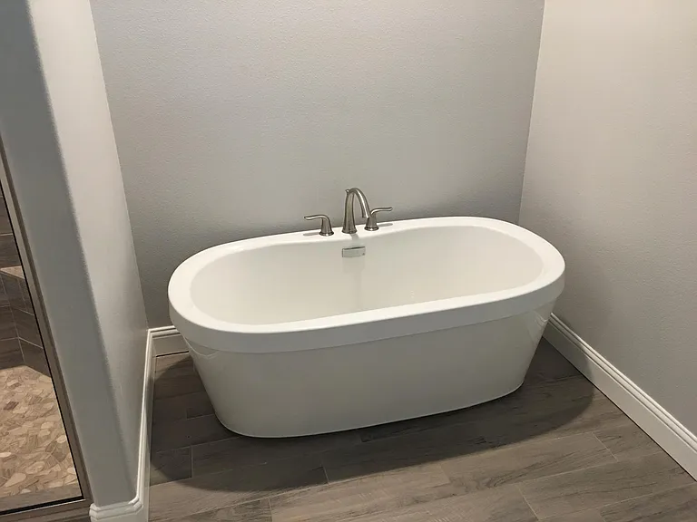 Master Bath Tub