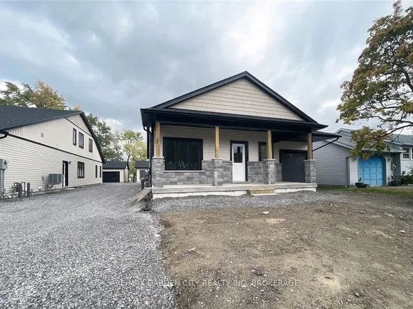 13 Valley Rd #4, Saint Catharines, ON L2S 1Y7