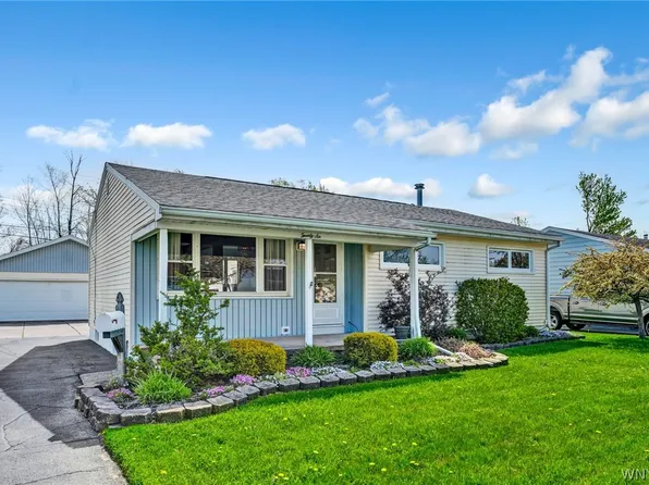 26 Rogers Dr, Depew, NY 14043