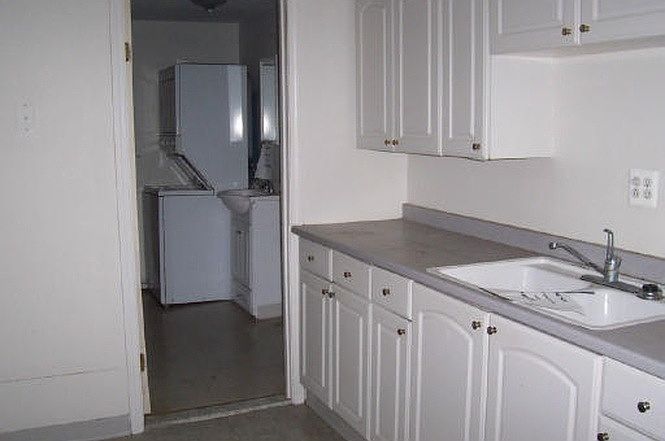 2nd image of 9 Woodbury Ct