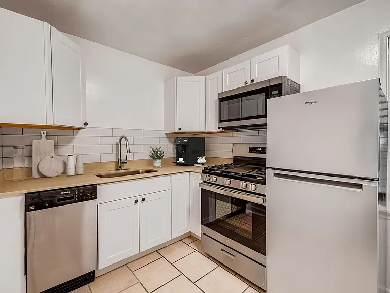 Alta View Apartments — Photo 13