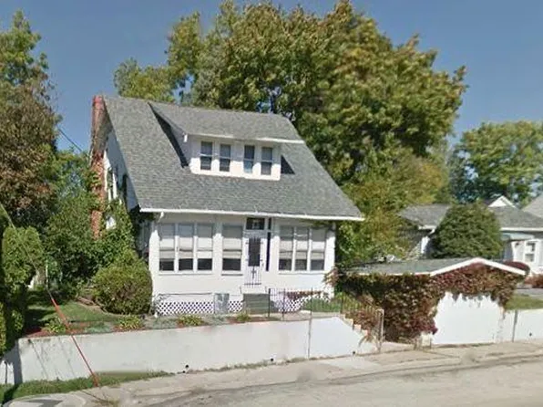 2485 University Ave, Dubuque, IA 52001