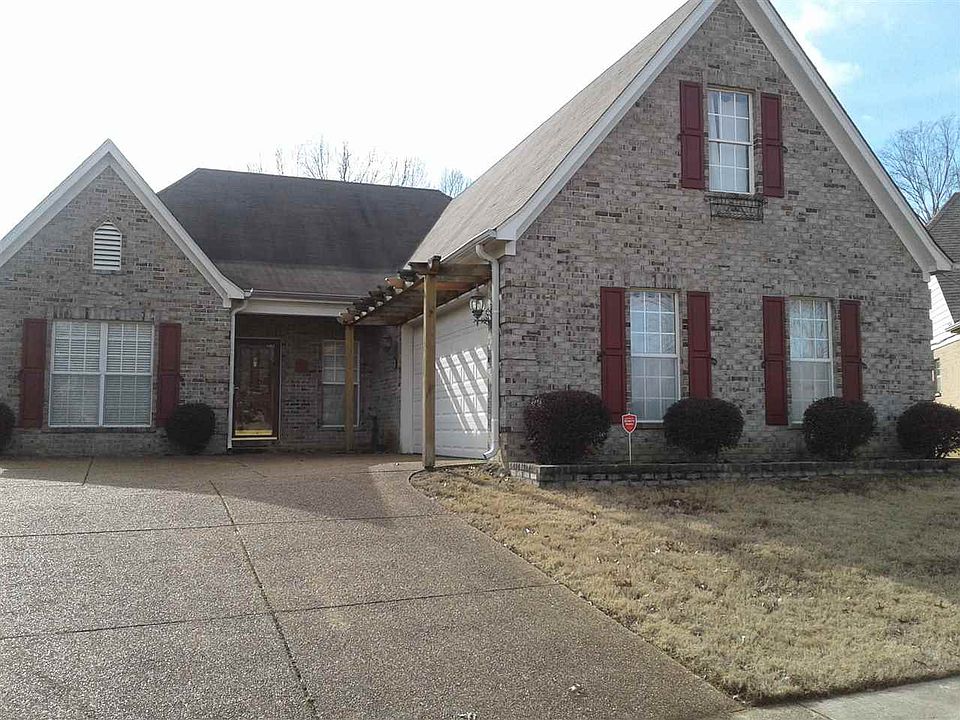 1st image of 9241 Fairmont Cir S