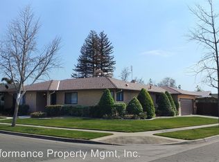 2219 E Magill Ave, Fresno, CA