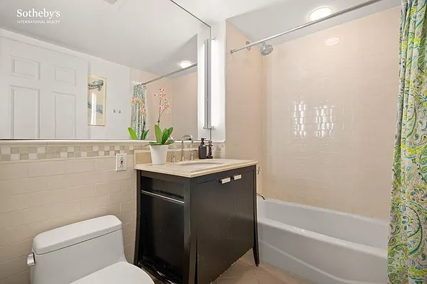 Rented by Sotheby's International Realty | media 30