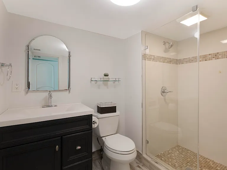 832 Green St #1 — Photo 17
