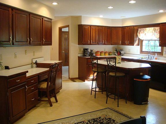 5th image of 5884 Squirrelsnest Ln