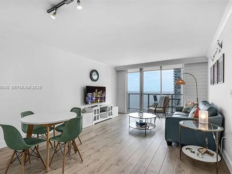 1155 Brickell Bay Dr #CU-2007 — Photo 4