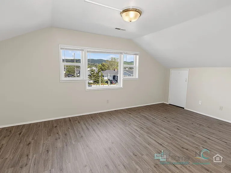 400 N Holladay Dr — Photo 14