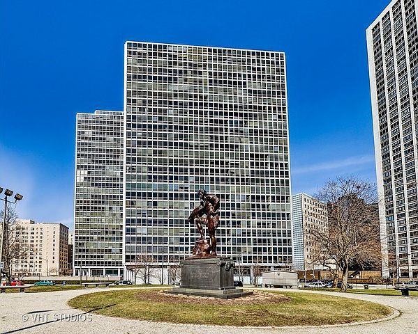 1st image of 330 W Diversey Pkwy APT 601