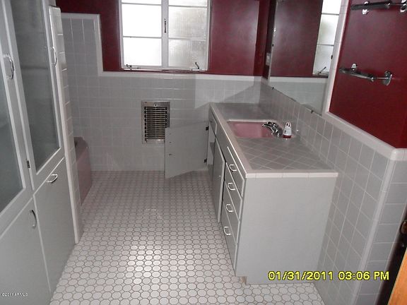 4th image of 634 N GRAND Street