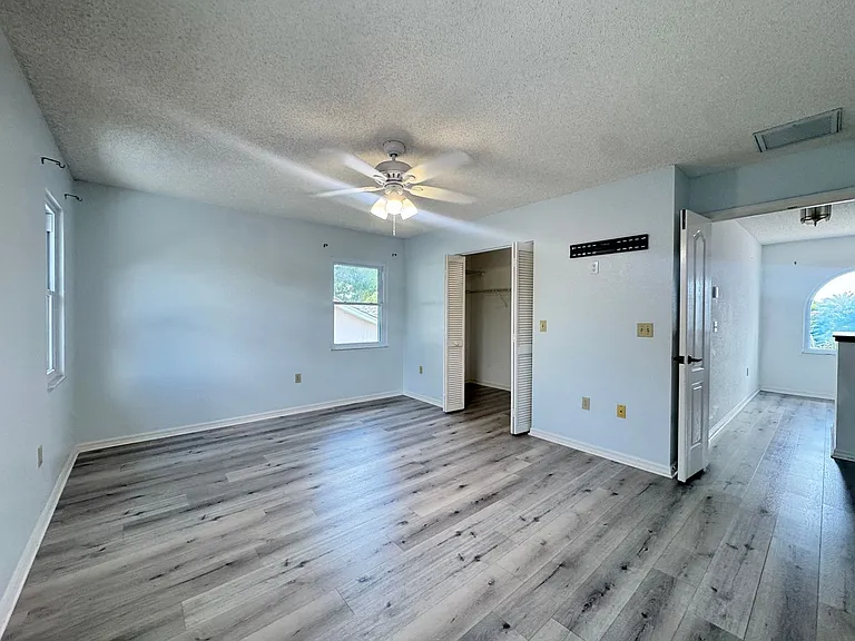 6077 Marella Dr — Photo 19