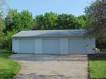 2nd image of 213 S Ridgeview Rd