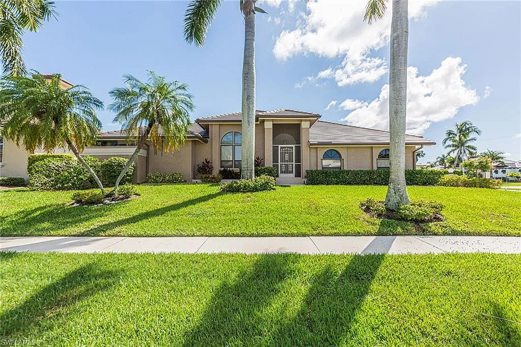 3 bed, 2.0 bath, 2000 sqft, $12,000 — Photo 1