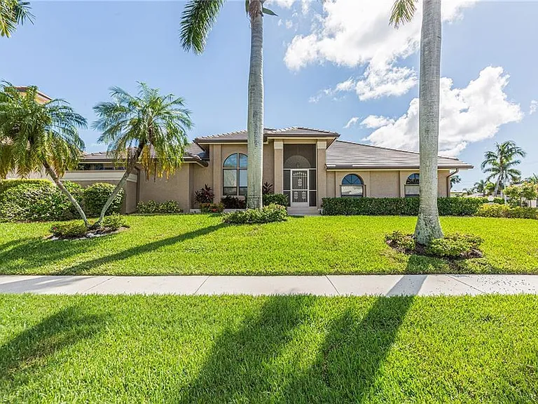 219 Copperfield Ct — Photo 1