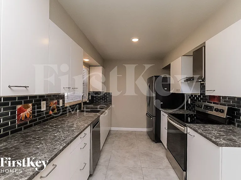 1418 Stonehaven Way — Photo 6