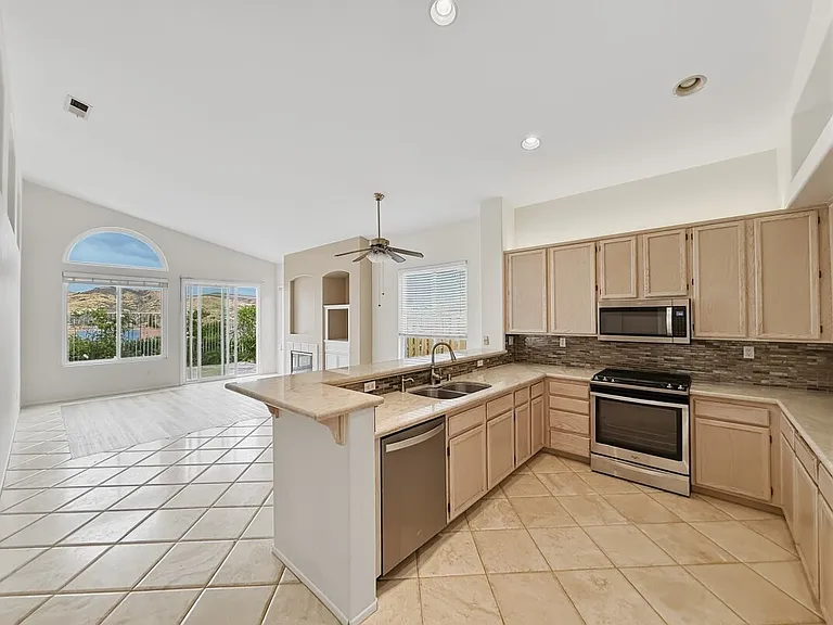 22810 Mountain Ash Cir — Photo 12