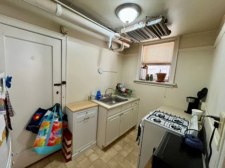 3825 N Oakland Ave — Photo 8