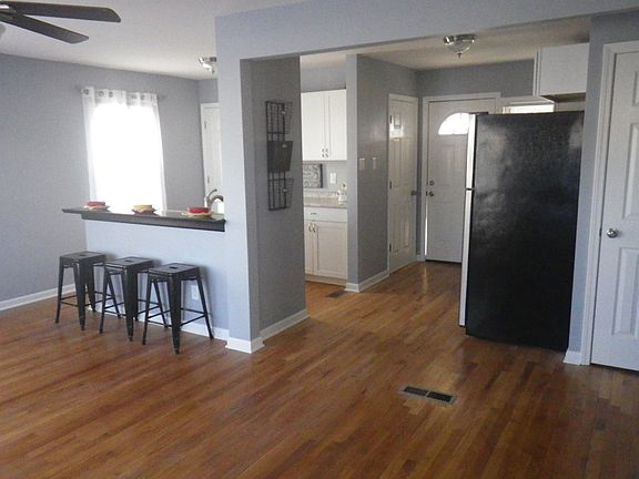 3rd image of 1624 Moro Ave
