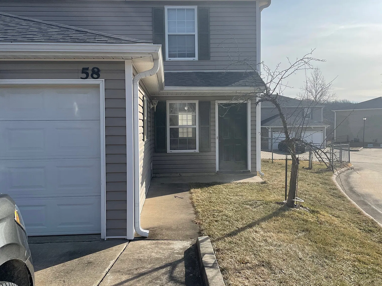 3 bed, 1.5 bath, 1562 sqft, $1,290 — Photo 1