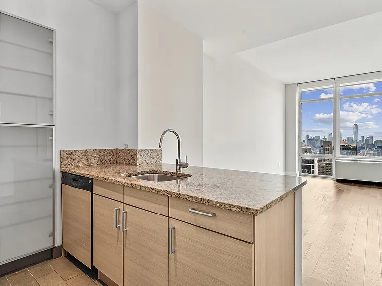 125 W 31st St #50B — Photo 2