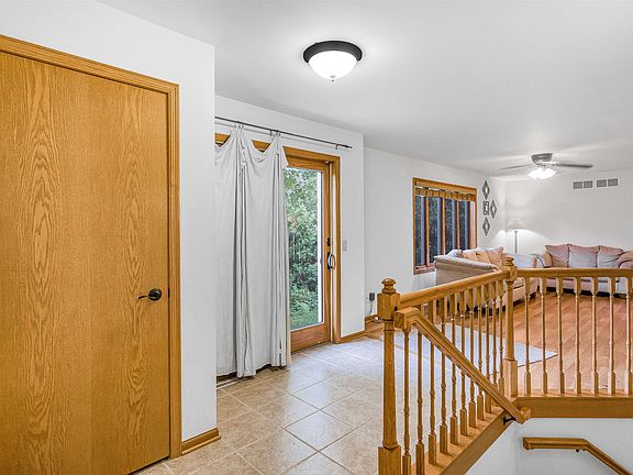 4th image of 1505 Broadway St