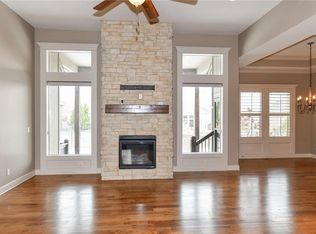 18804 W 99th St, Lenexa, KS 66220