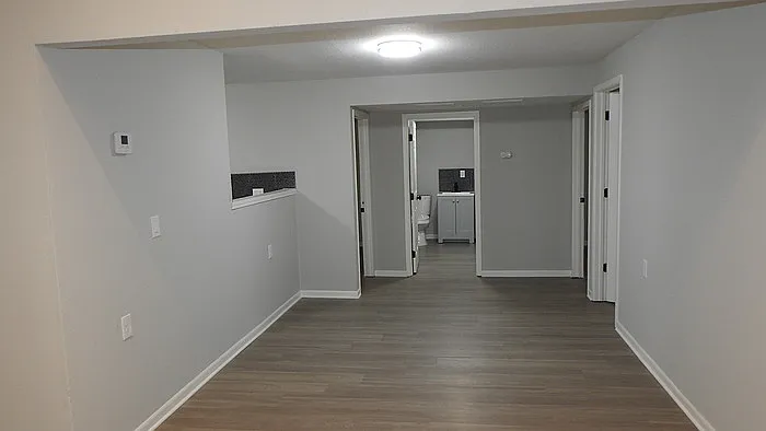 3 bed, 1.0 bath, $1,250 — Photo 3
