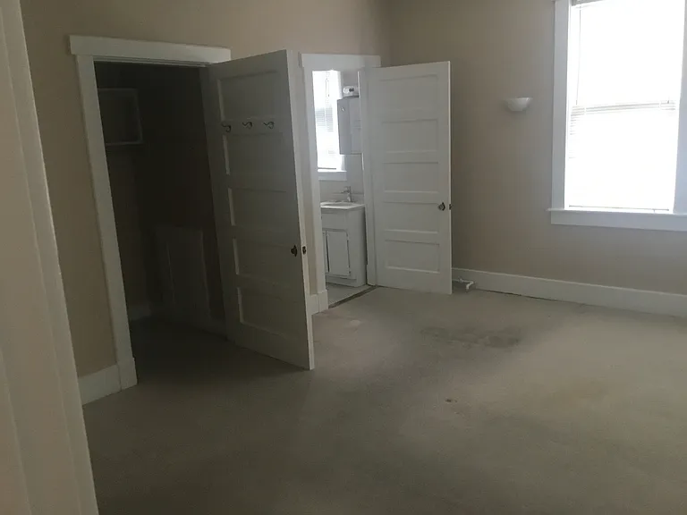 Large room with bath room and walk in closet