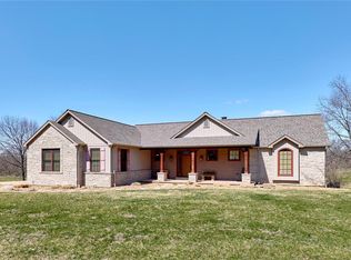 199 Dozer Dr, Winfield, MO 63389