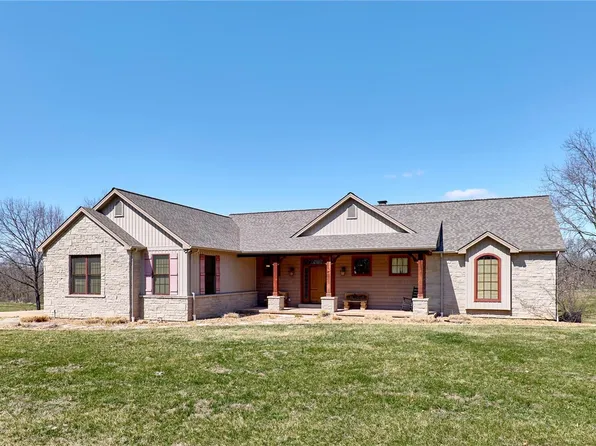 199 Dozer Dr, Winfield, MO 63389