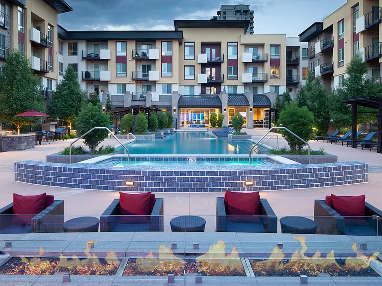 CherryCreek_amenity_pool (2)