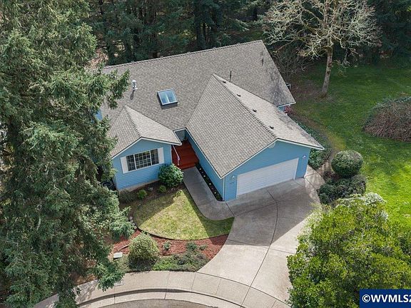 2nd image of 1075 NW Charlemagne Pl