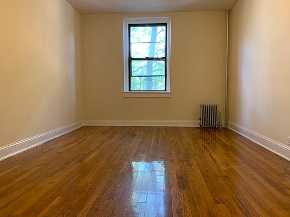4th image of 39-86 47th St #22