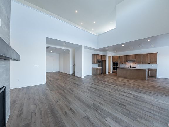 3rd image of 2141 Kinglet Dr Homesite 29