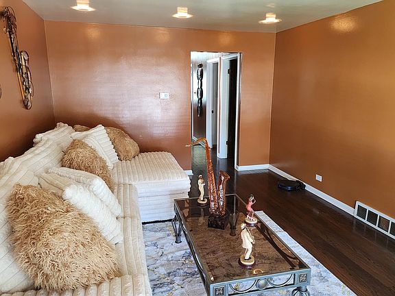 5th image of 13821 S Tracy Ave