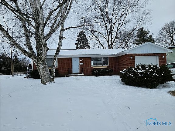 5th image of 7 Hawthorne Dr