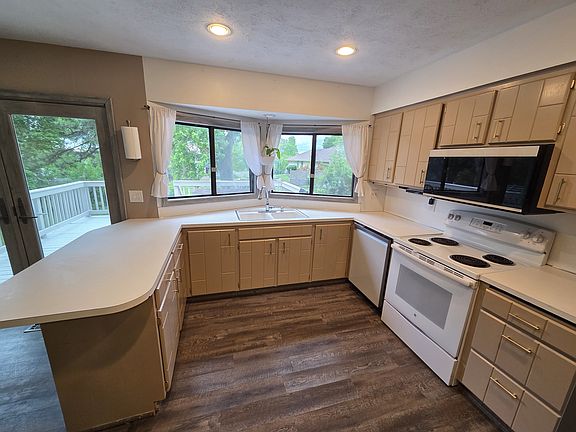 5th image of 4915 Dumfries Dr