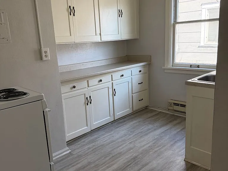 Evergreen Court Apartments — Photo 13