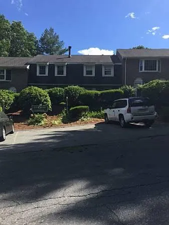 2 bed, 1.5 bath, 1200 sqft, $2,400 — Photo 2