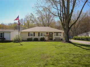 1613 Grandview Rd, Lake Milton, OH 44429