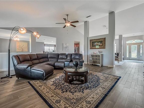 5th image of 36303 Barrington Dr