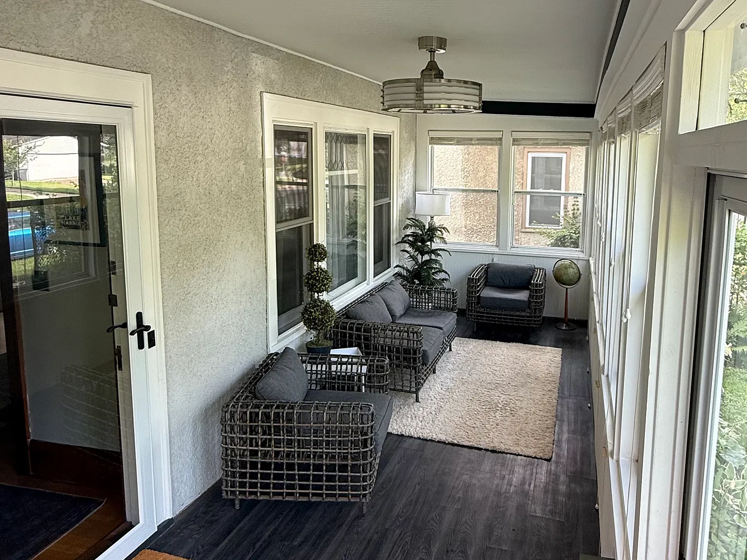 2 bed, 800 sqft, $2,200 — Photo 2