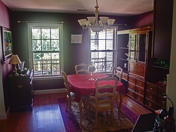 2nd image of 27 Chalice Hill Ln