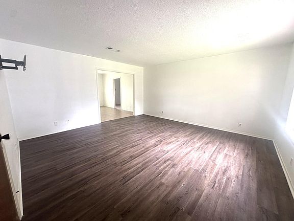 2nd image of 706 University Ave