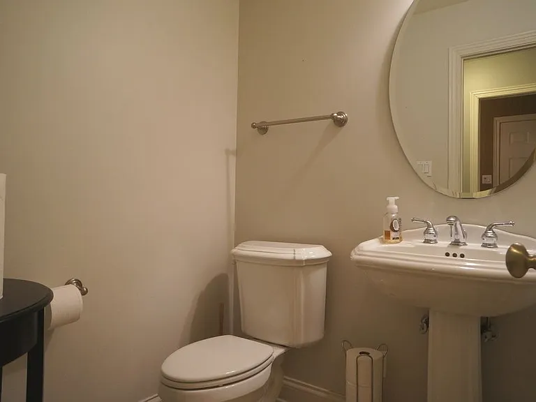8566 Huckins Dr — Photo 14