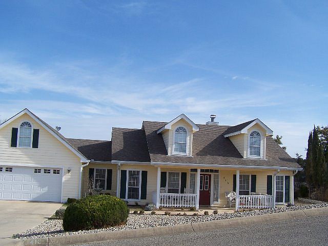 1st image of 416 Sumack Dr W