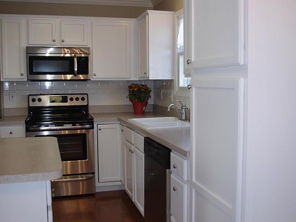 5th image of 9072 Rosem Ct SW
