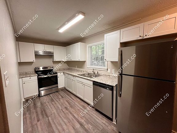 5th image of 3164 Fleetwood Dr
